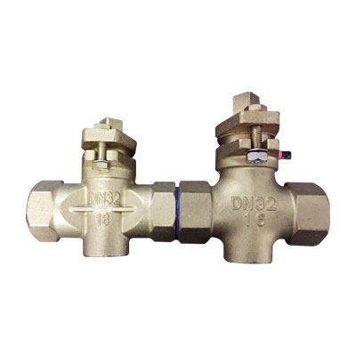 �z�������y